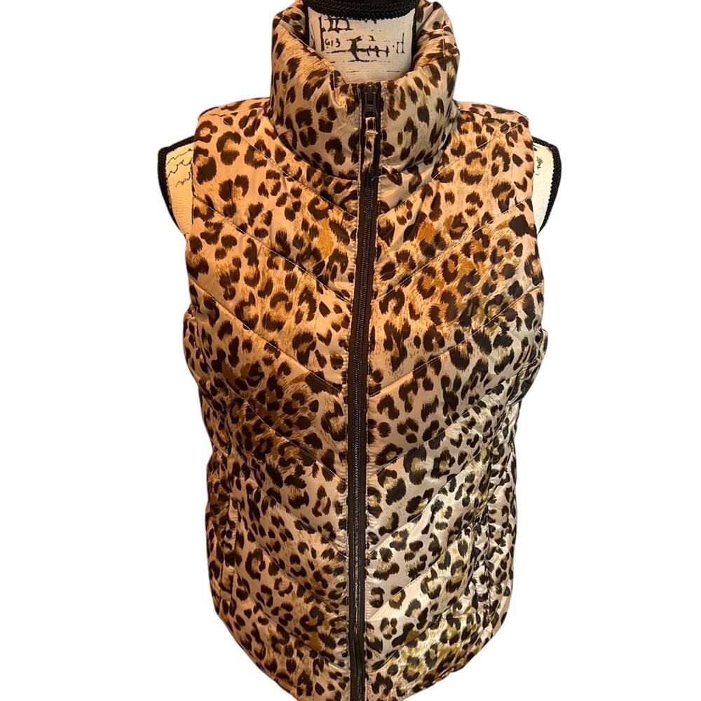 🐆 Leopard Print Puffer Vest – Size Medium | Excellent Pre-Owned Condition
